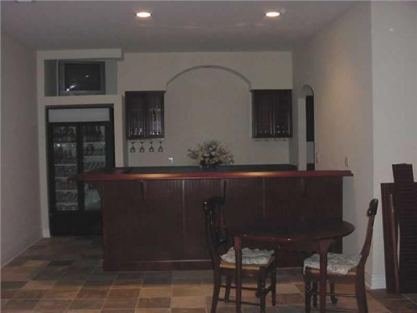 INTERIOR PHOTO