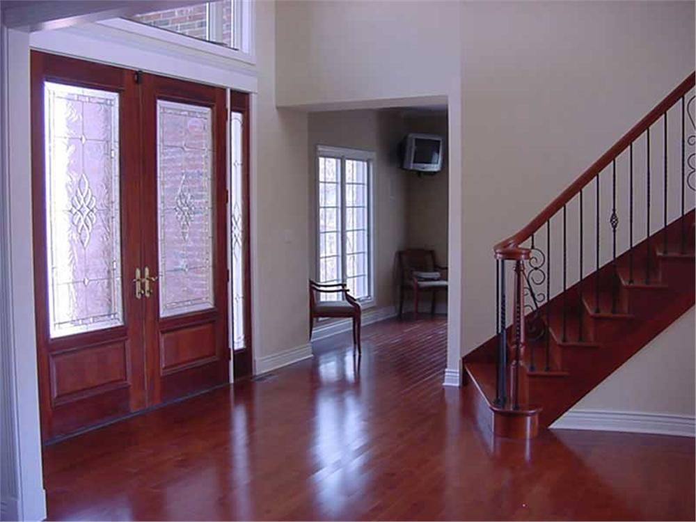 INTERIOR PHOTO