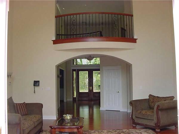 INTERIOR PHOTO