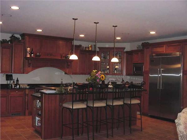 INTERIOR PHOTO