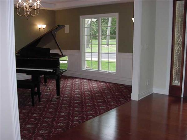 INTERIOR PHOTO
