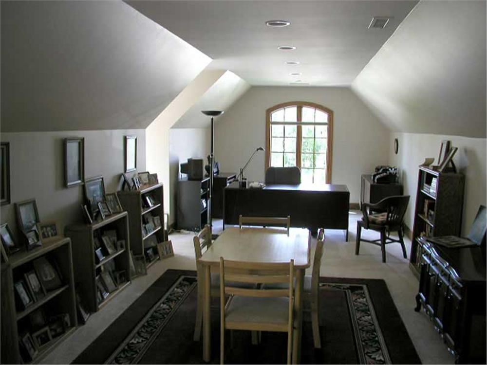 INTERIOR PHOTO
