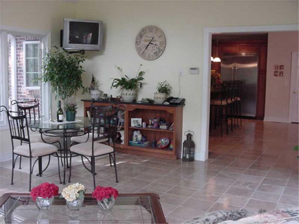 INTERIOR PHOTO