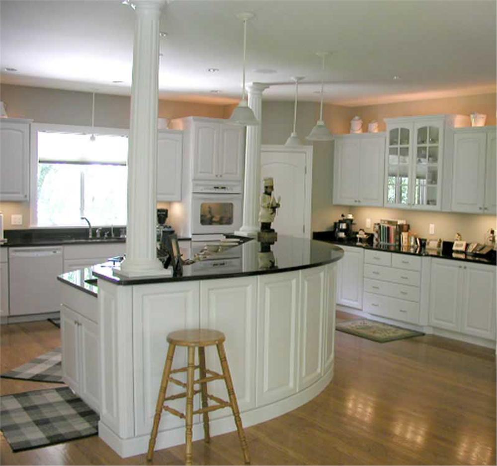 INTERIOR PHOTO