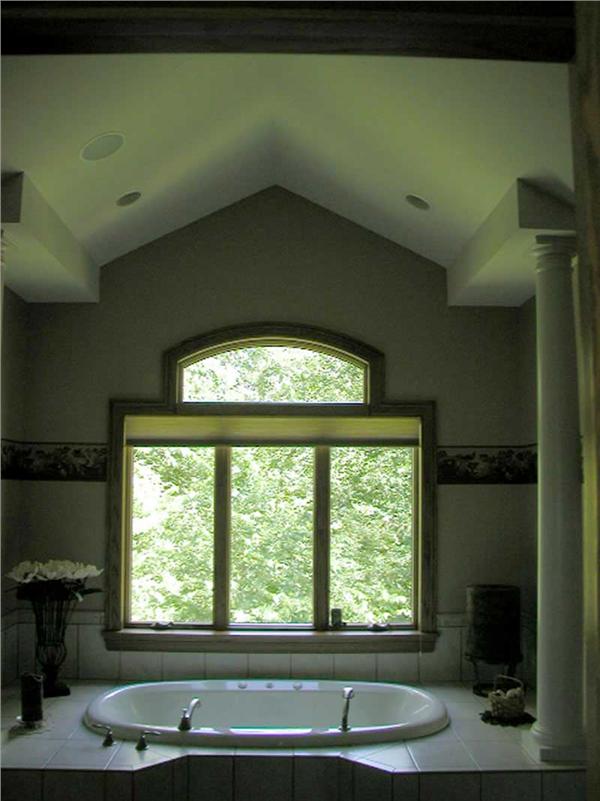 INTERIOR PHOTO
