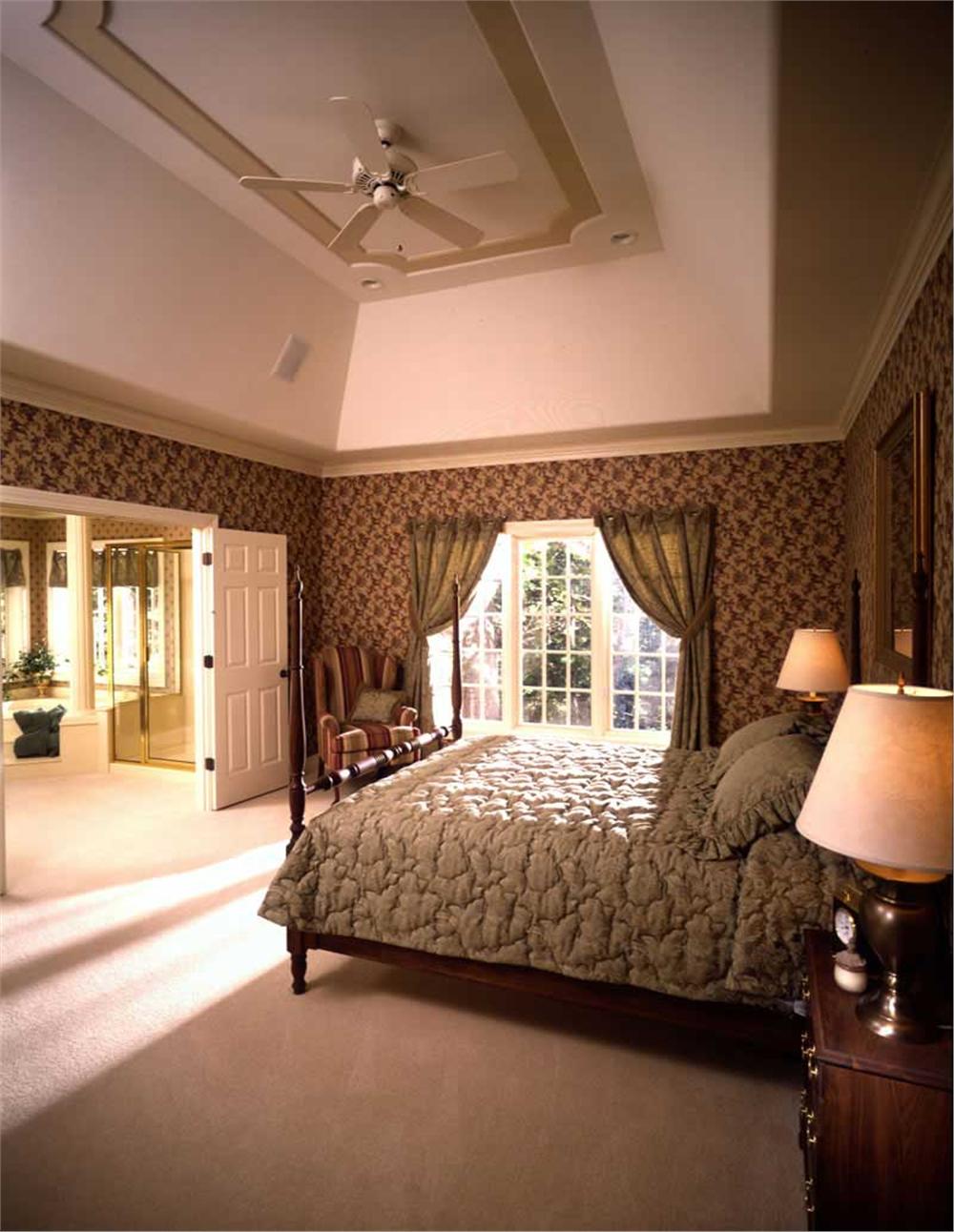 INTERIOR PHOTO