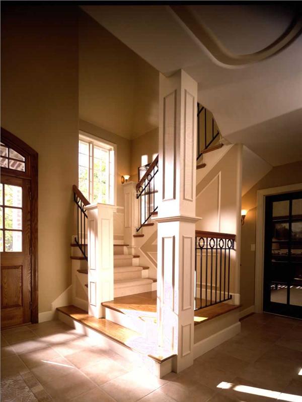 INTERIOR PHOTO