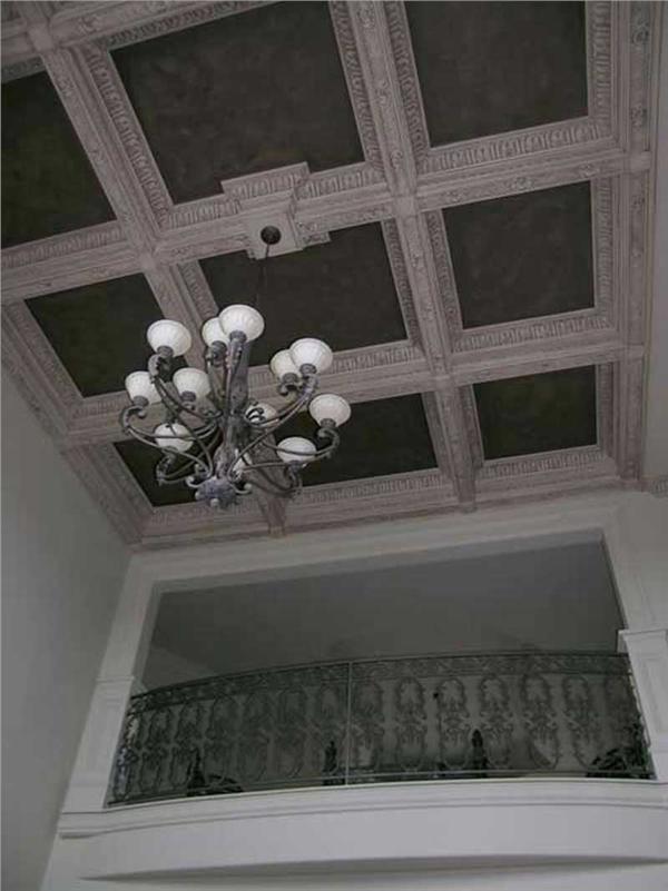 INTERIOR PHOTO