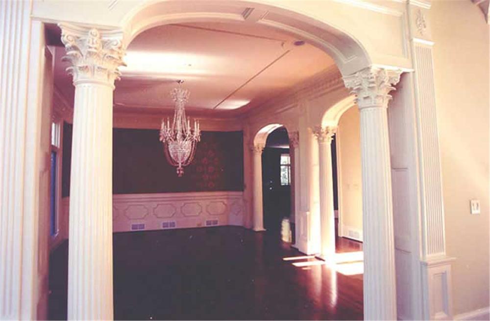 INTERIOR PHOTO