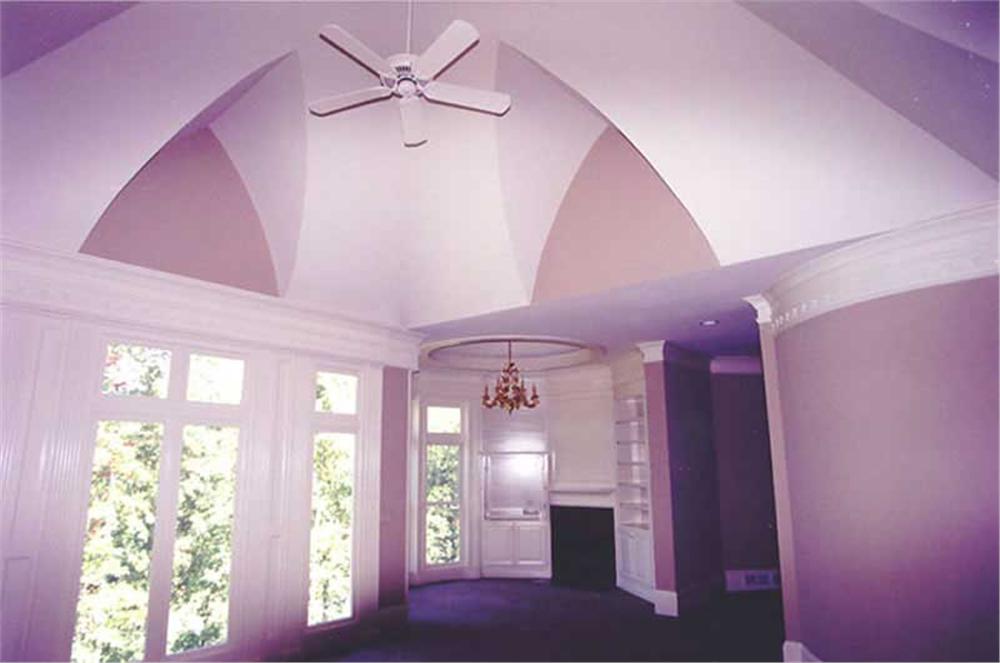 INTERIOR PHOTO