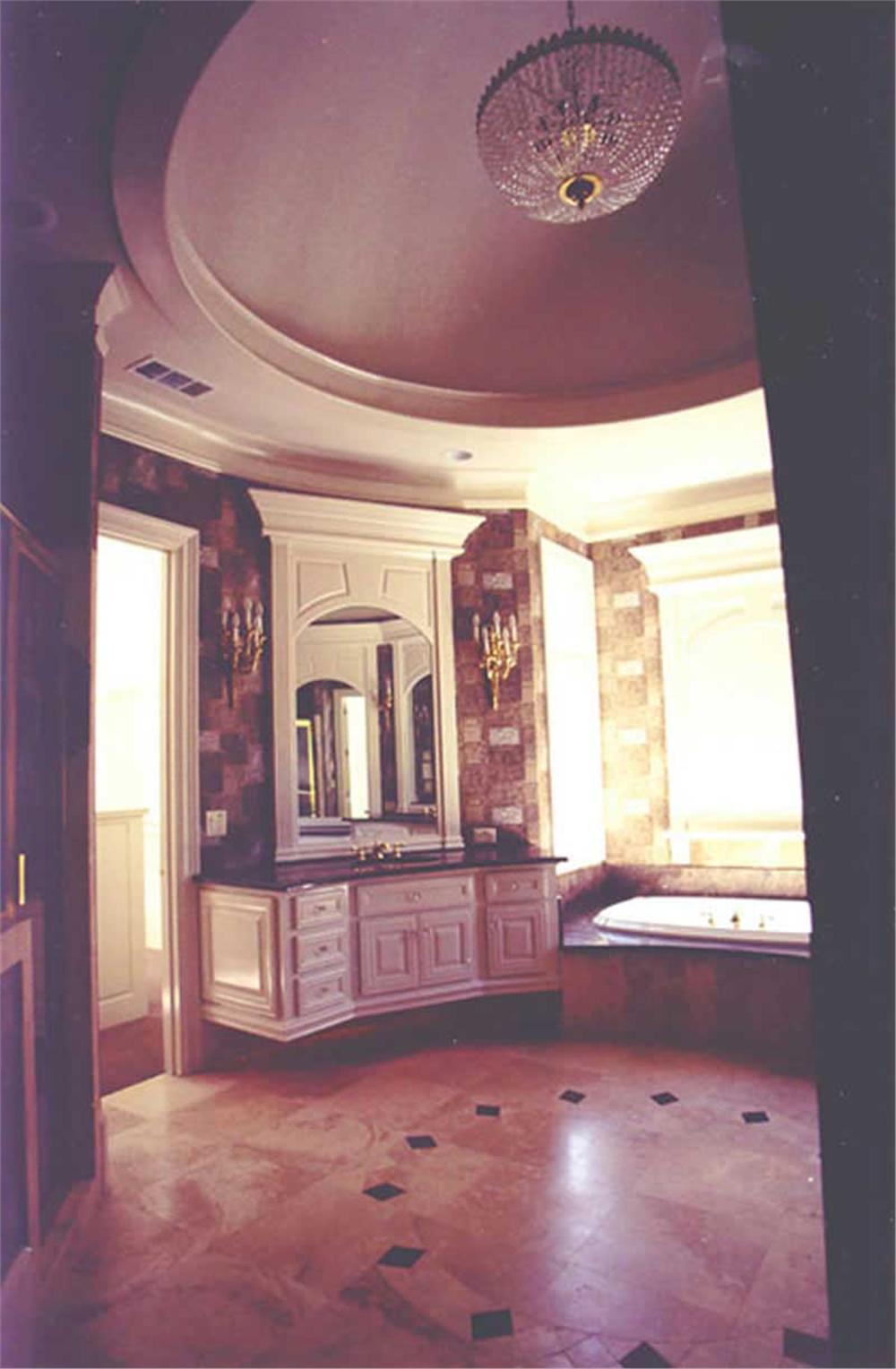 INTERIOR PHOTO