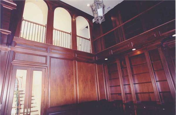 INTERIOR PHOTO