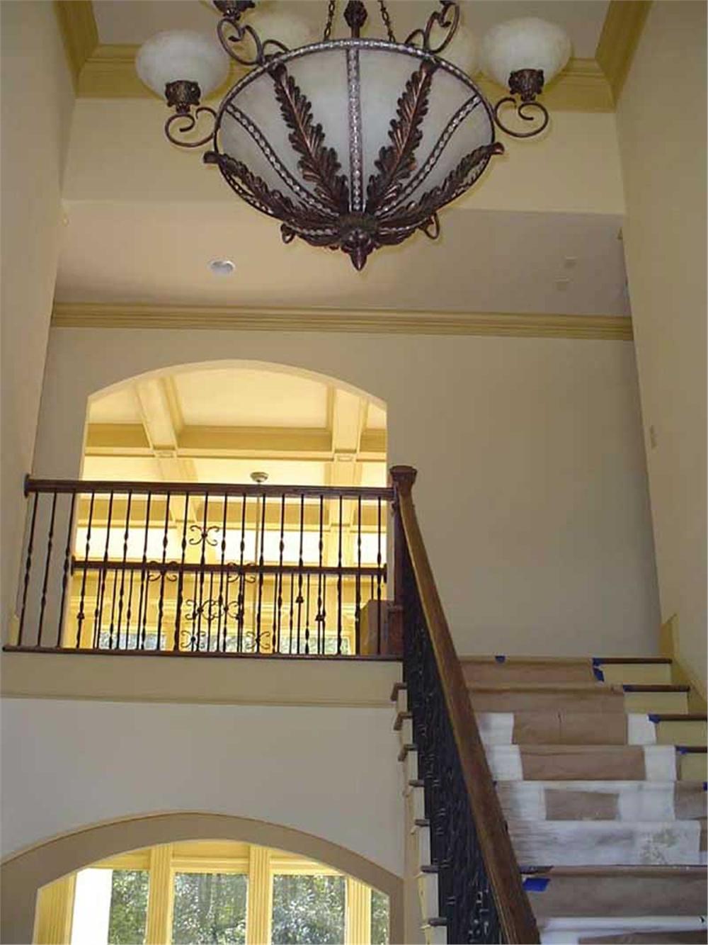 INTERIOR PHOTO
