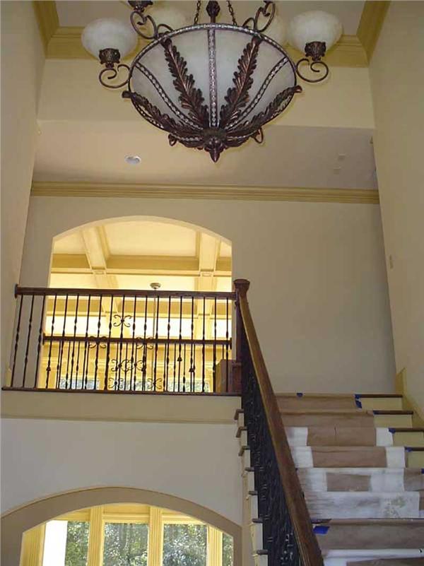 INTERIOR PHOTO