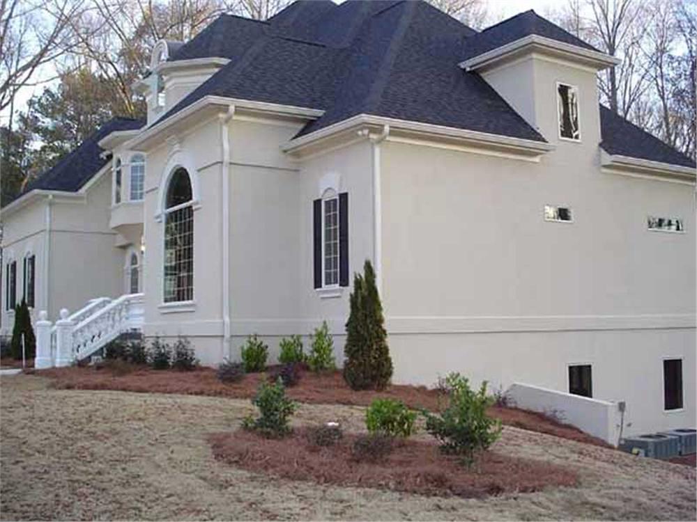 EXTERIOR PHOTO