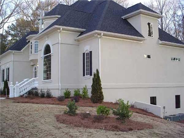 EXTERIOR PHOTO