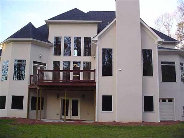 EXTERIOR PHOTO
