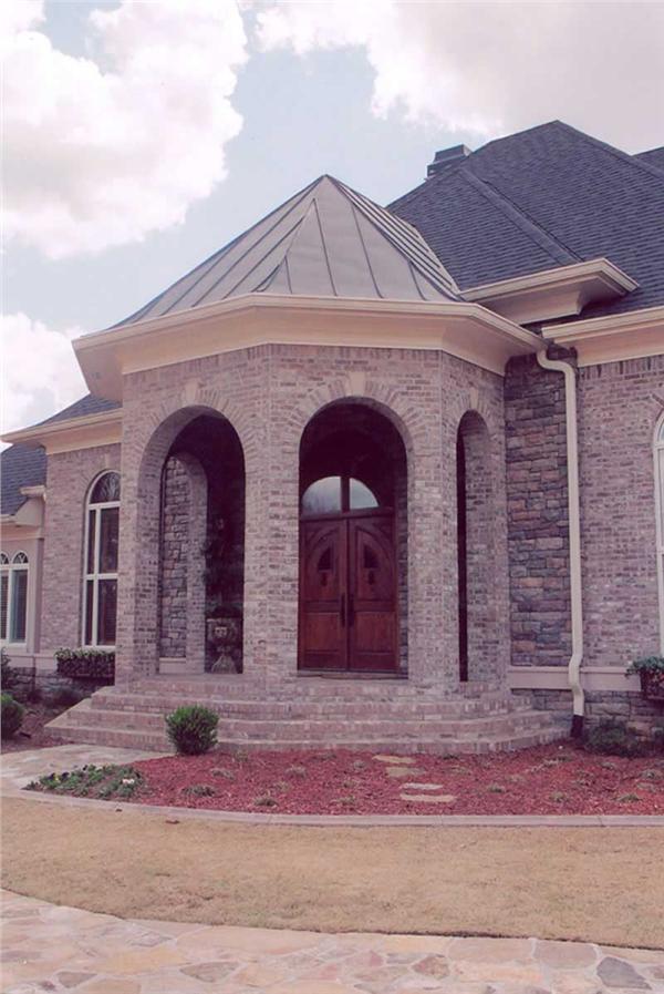 EXTERIOR PHOTO