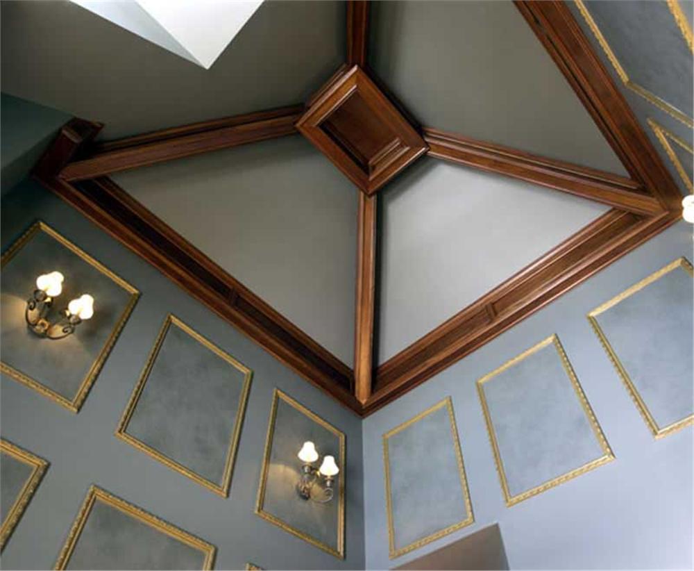 INTERIOR PHOTO