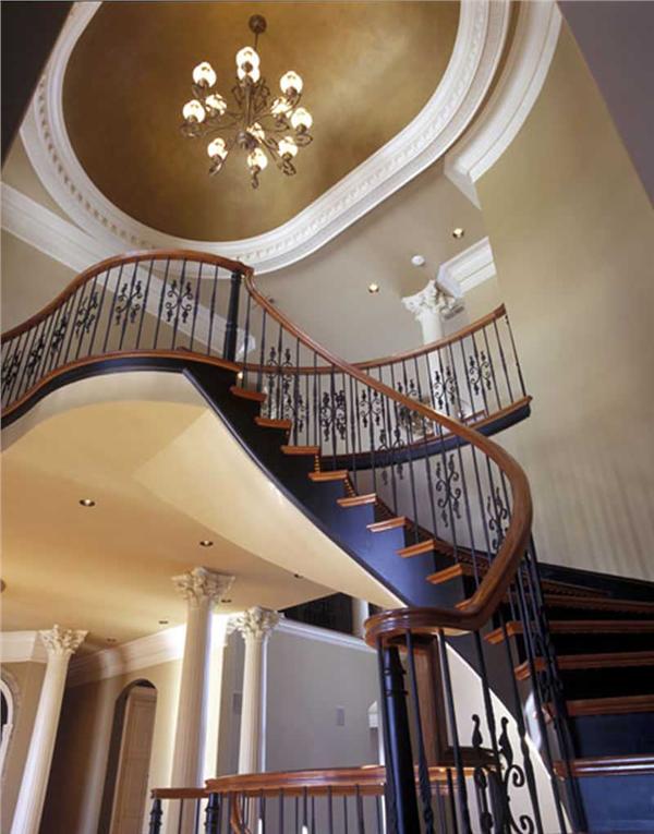 INTERIOR PHOTO
