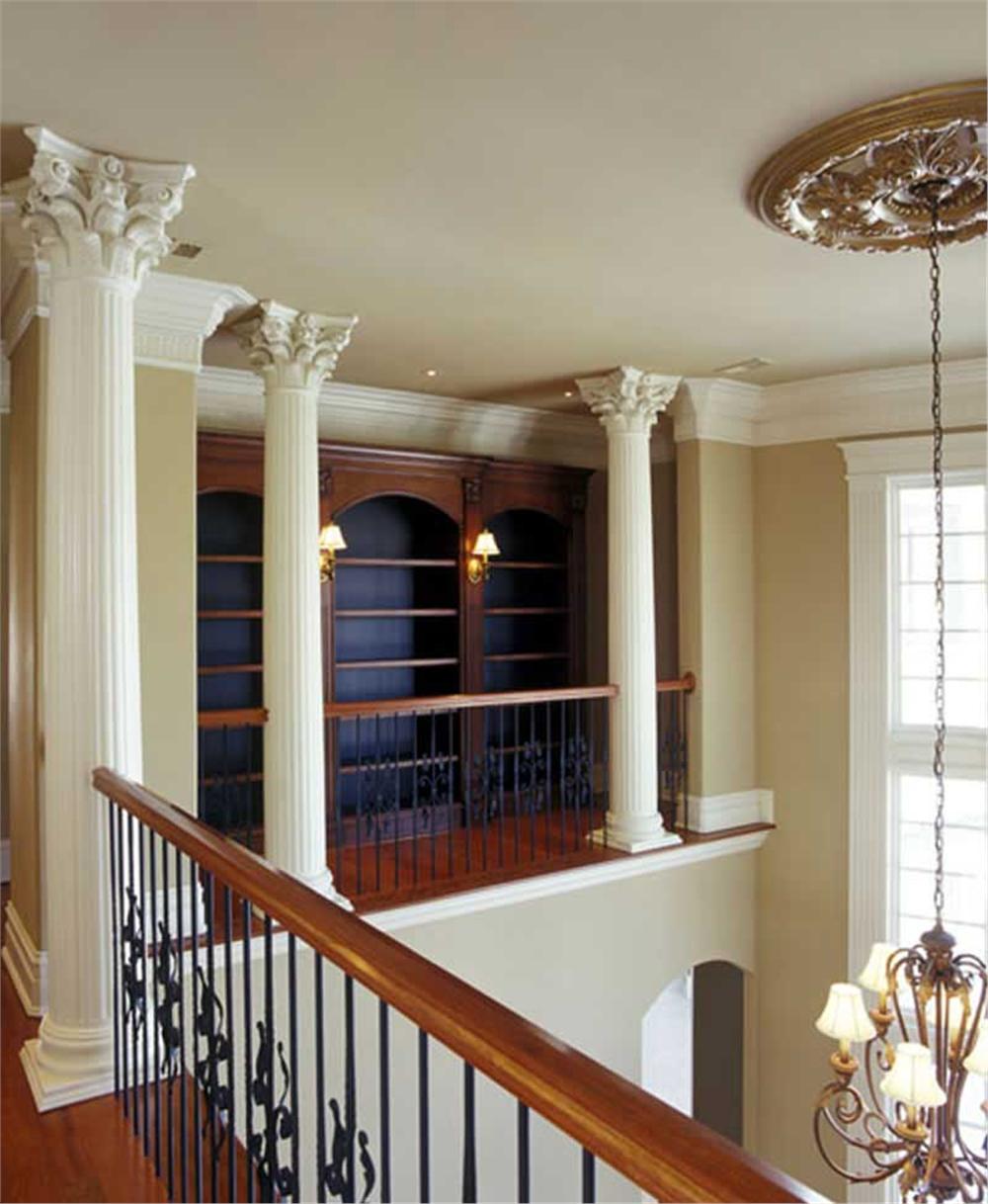 INTERIOR PHOTO