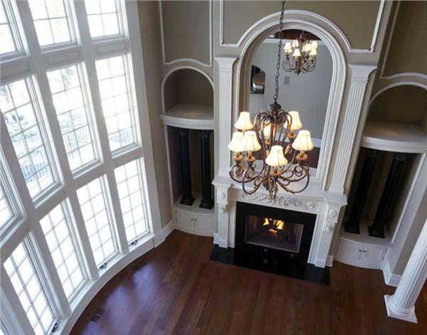 INTERIOR PHOTO