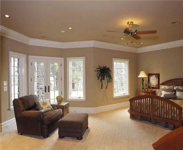 INTERIOR PHOTO