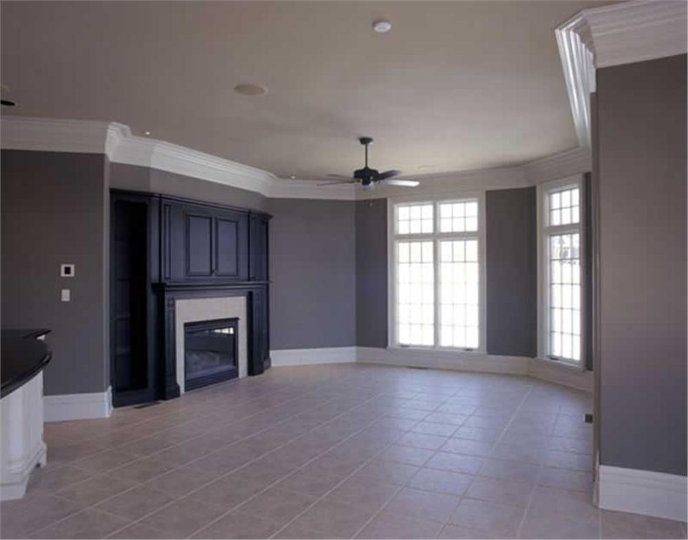 INTERIOR PHOTO