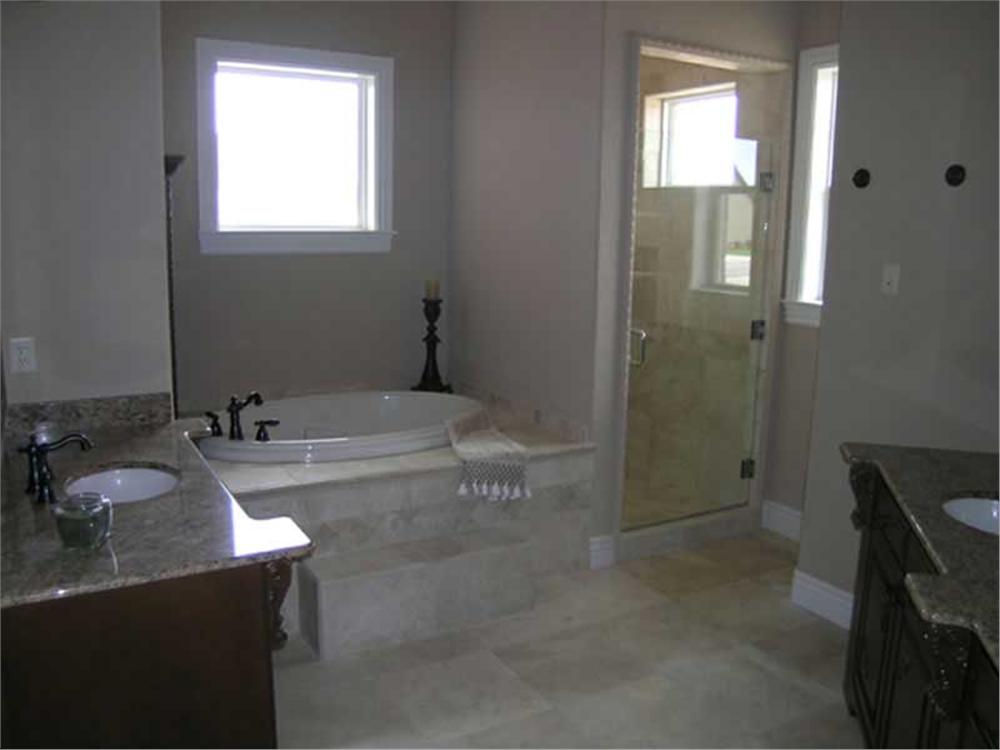 INTERIOR PHOTO