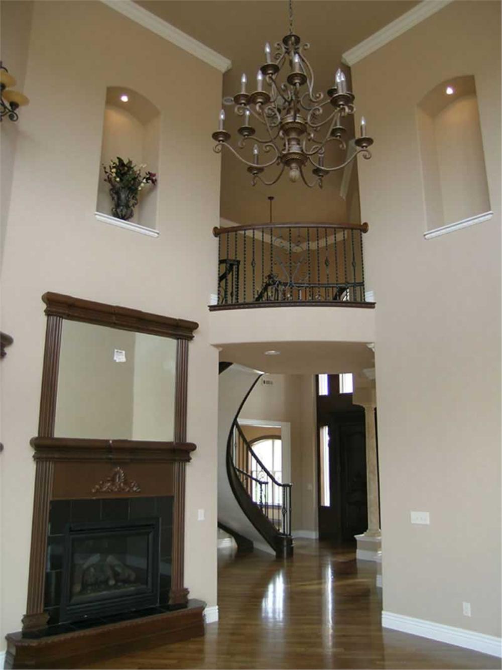 INTERIOR PHOTO