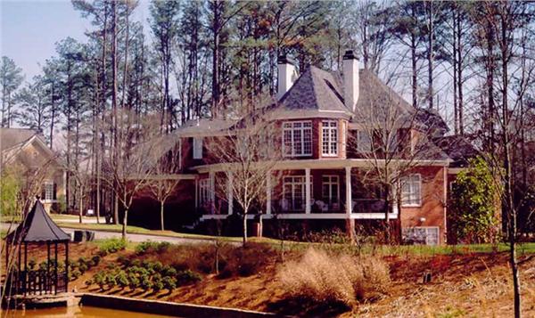 EXTERIOR PHOTO