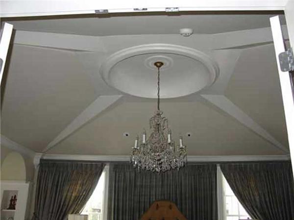 INTERIOR PHOTO