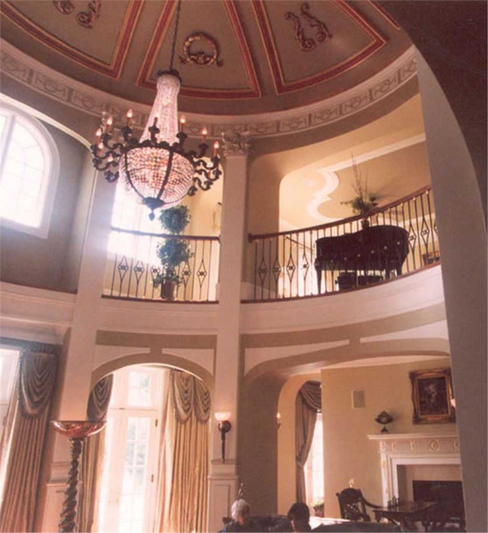 INTERIOR PHOTO