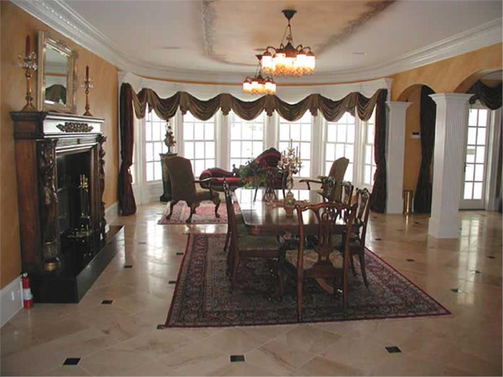 INTERIOR PHOTO