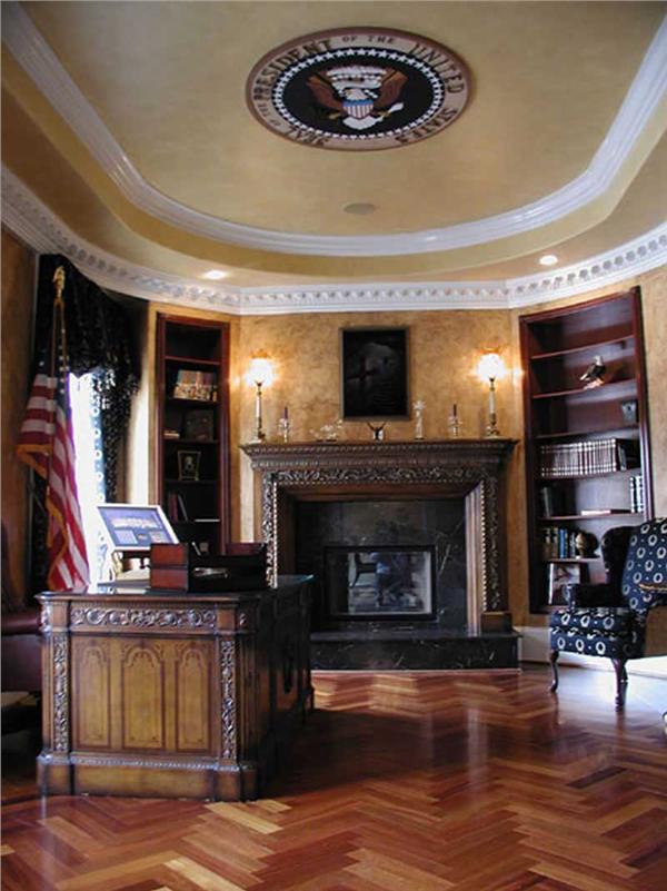 INTERIOR PHOTO