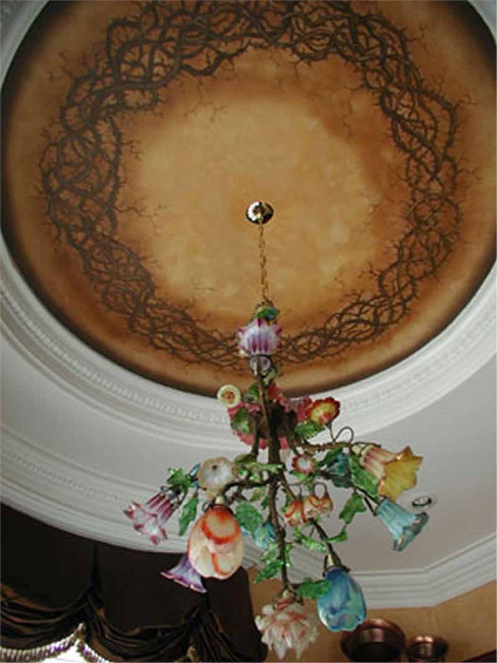 INTERIOR PHOTO