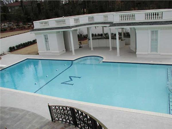 EXTERIOR PHOTO