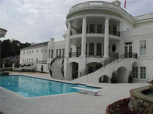 EXTERIOR PHOTO