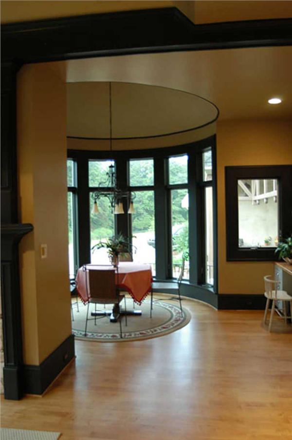INTERIOR PHOTO
