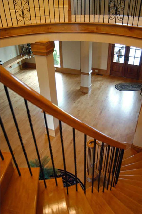 INTERIOR PHOTO