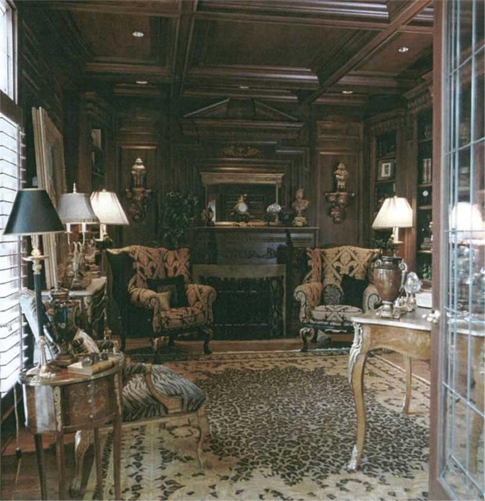 INTERIOR PHOTO