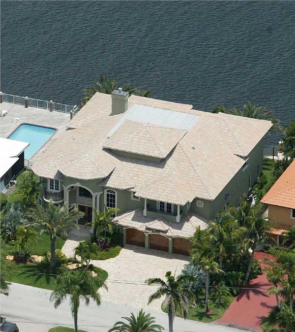 This image shows the aerial view of the house plan.