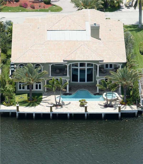 This image shows the aerial view of the house plan.