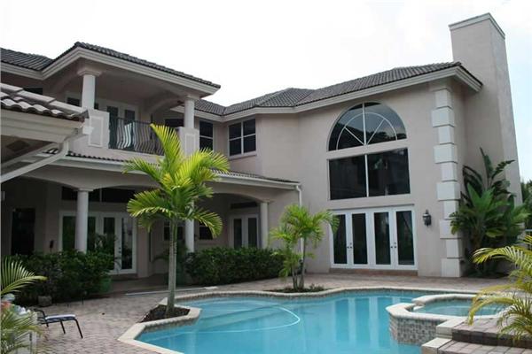 This image shows the water view of the house plan.