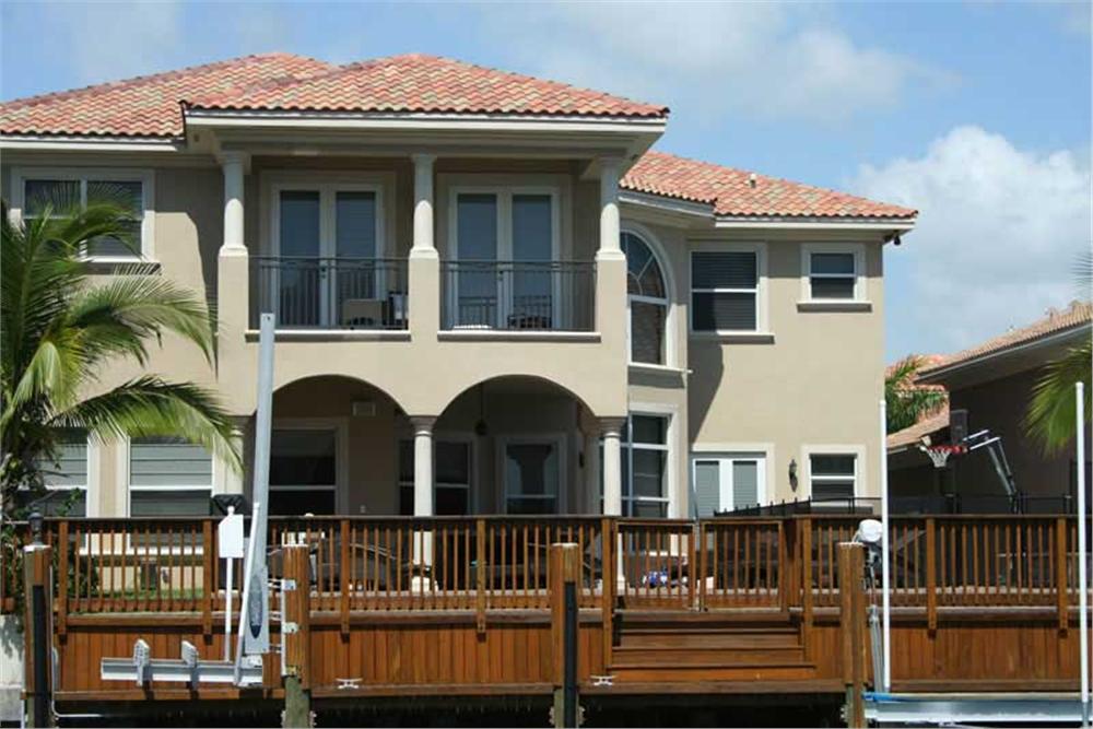 This image shows the water view of the houseplan.