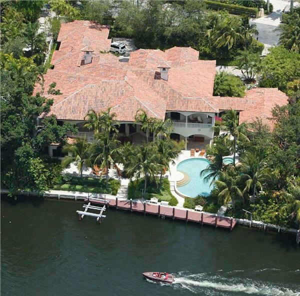 This image shows the aerial view of the house plan.