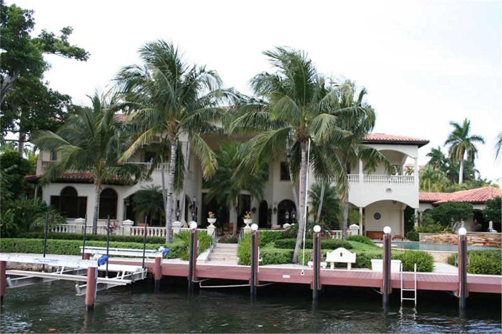 This image shows the water view of the house plan.