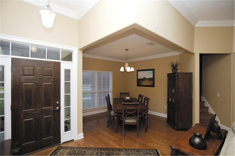 109-1086 house plan foyer
