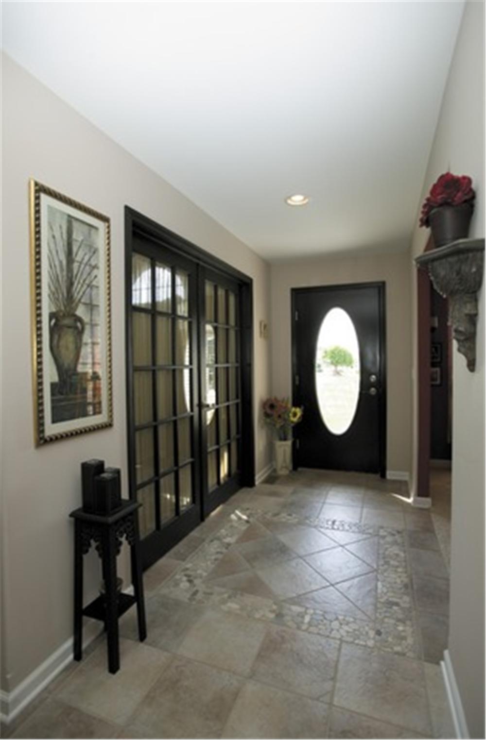 109-1192 entry way