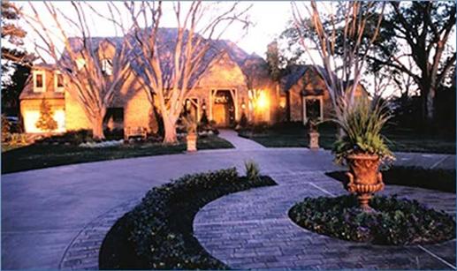 Luxury homeplans GMLH-011 front image.